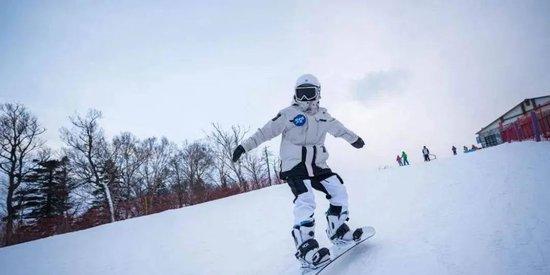 27岁女孩日本滑雪身亡：爆火运动背后的复杂危险