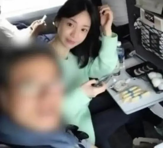 韩国“财阀千金”黄荷娜在柬埔寨被捕并遣返回国，被爆曾为电诈园区洗钱、招揽性交易和贩毒