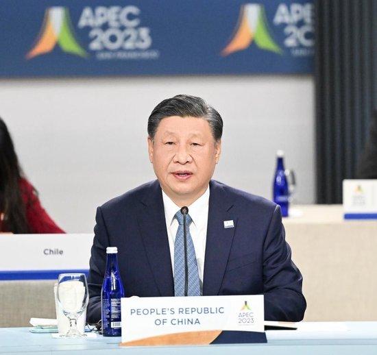 当地时间11月17日上午,亚太经合组织第三十次领导人非正式会议在美国旧金山莫斯科尼中心举行。国家主席习近平出席会议并发表题为《坚守初心团结合作携手共促亚太高质量增长》的重要讲话。