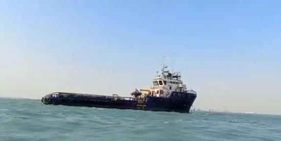 当地时间9月14日,伊朗伊斯兰革命卫队宣布,卫队近期在波斯湾海域扣押两艘走私燃料船只,共查获150万升走私燃料。图源:GJ