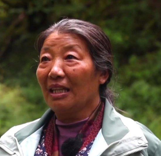 玉麦姐妹在荣光中的坚守