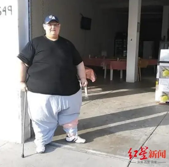 曾被认定“世界上最胖的人”病逝，终年41岁，一度重达近600公斤 多年无法站立行走，医生只能使用工业磅秤在卡车内为其称重