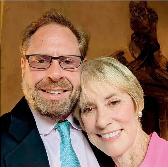 被骗后，他杀死83岁母亲