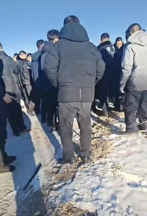 吉林34岁男子2县2天杀2人，报警提供线索村民讲述抓捕经过：他藏在麦秸垛后