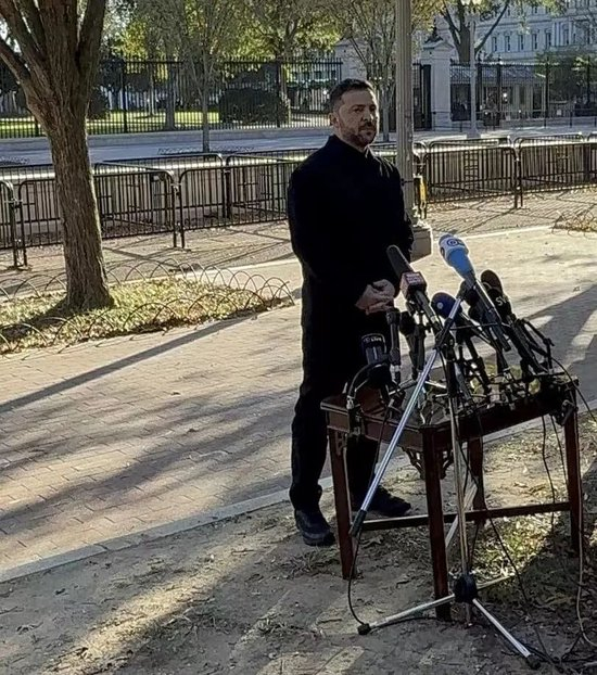 他被特朗普当众羞辱,全场都在哄笑