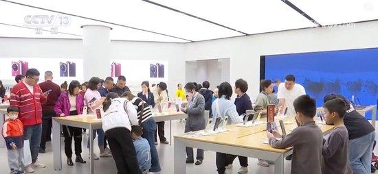 供需协同发力、补贴加力扩围 消费市场“辞旧迎新”持续热潮涌动