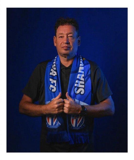 官方：上海申花与主帅斯卢茨基续约两年