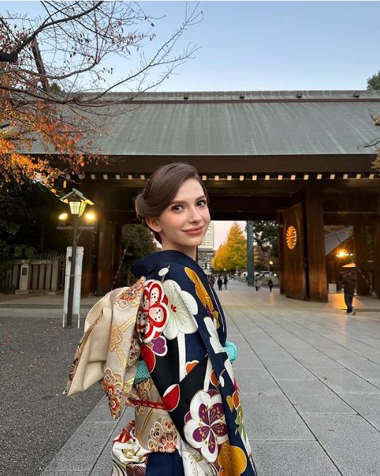 ·卡罗琳娜称自己是“日本芯”。