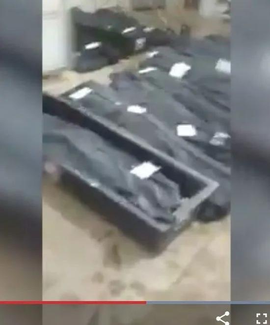 准备运走的搬出来,剩下的继续堆在远处角落