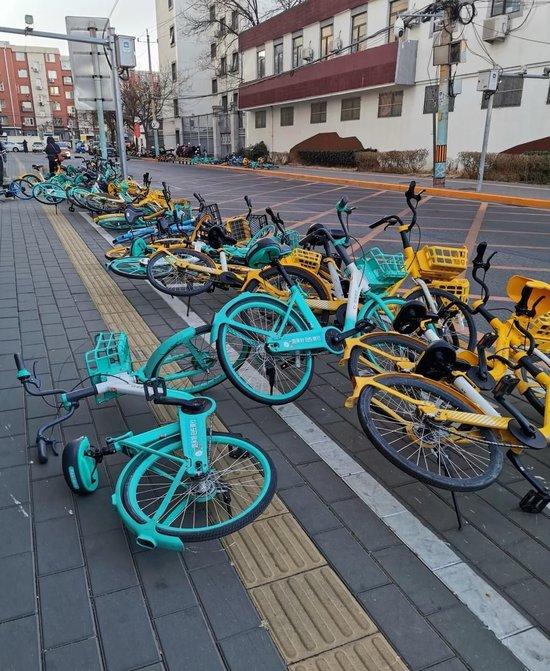 北京遇今冬最强大风天气,现13级极大风,市民:骑车时风吹得直流泪,脸被冻伤