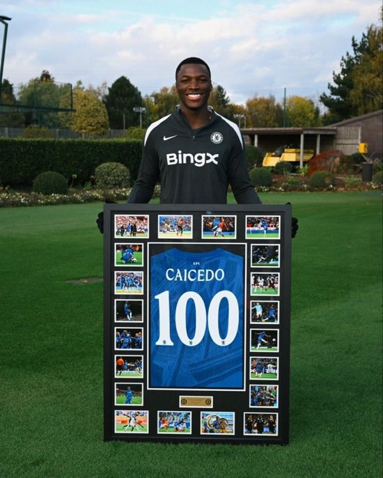 俱乐部百次出场,切尔西为帕尔默等五名球员颁发纪念礼物