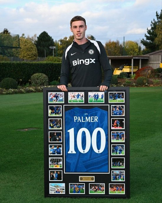 俱乐部百次出场,切尔西为帕尔默等五名球员颁发纪念礼物