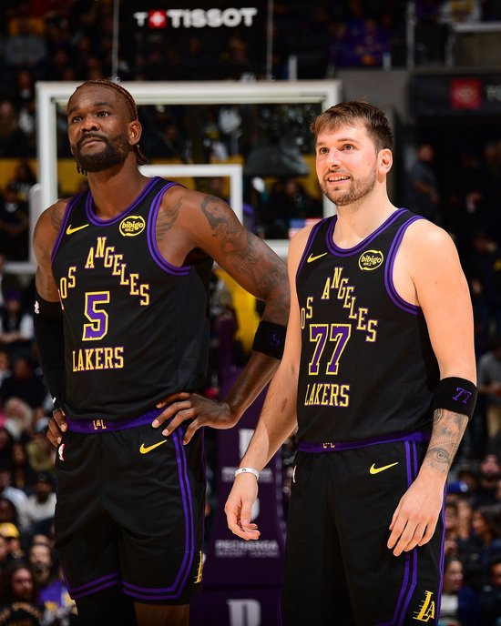 原来是备胎！东契奇初到湖人后列出了5个中锋目标 艾顿并不在其中