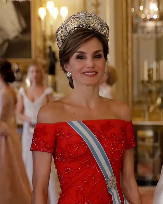 高颜值王室访华，她的衣橱藏着多少中国情结？