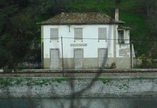 国外对住宅的命名,同样有共性可循,比如人名、动植物名称等。| pexels