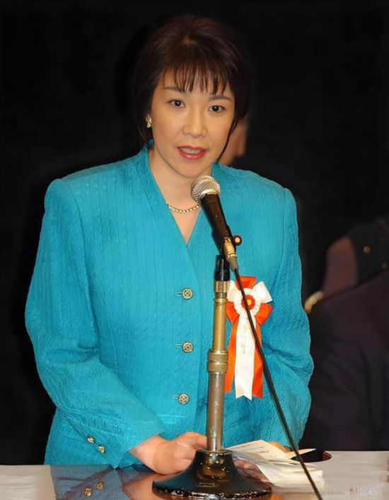 深挖 | 骑摩托、玩摇滚、猜拳赢了让老公跟自己姓……高市早苗，要多野有多野！