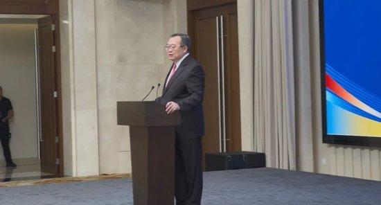刘建超:“这次本来想给大家准备一些Labubu,发现根本买不到”