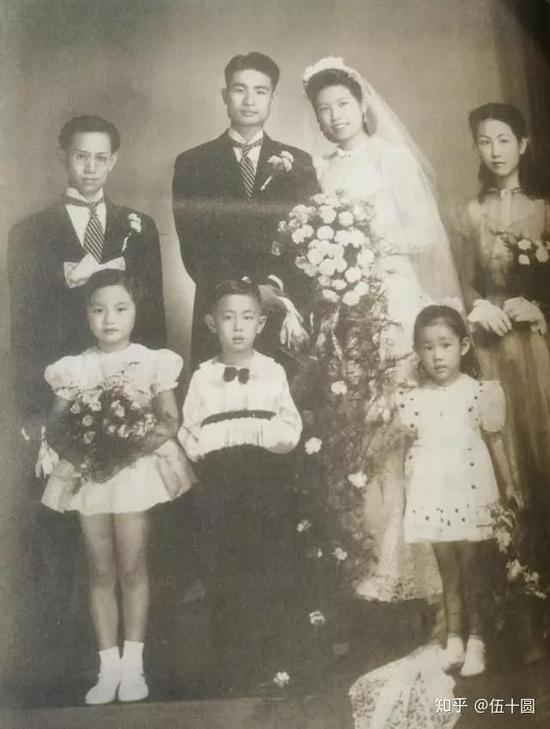 ▲陈锦彩与钟南山舅舅廖永廉的结婚照 图源:知乎@五十圆