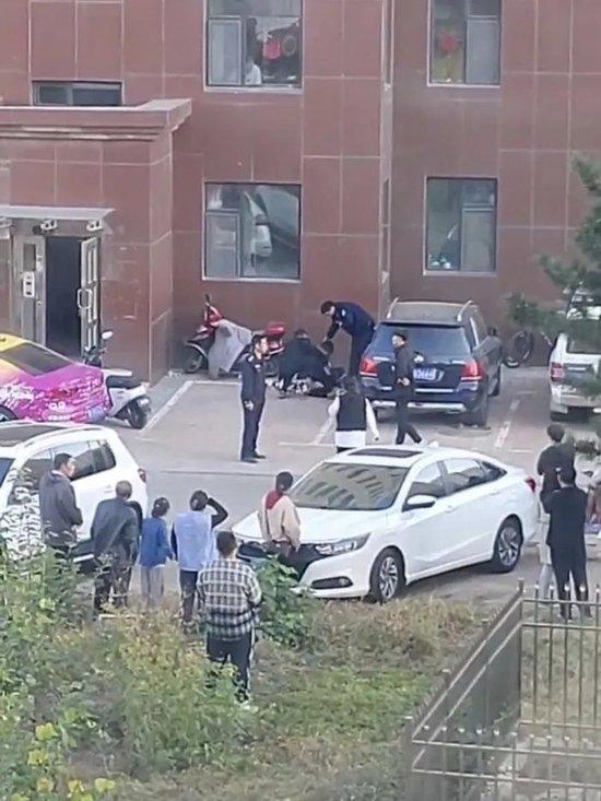 网民发视频称,网红张悦已坠楼身亡