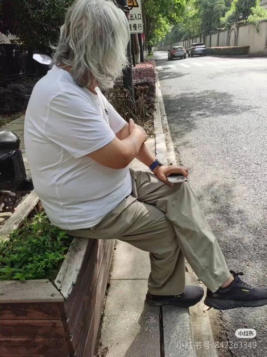 “我不认识张纪中”！74岁张纪中开车送娃上学撞车后遇尴尬