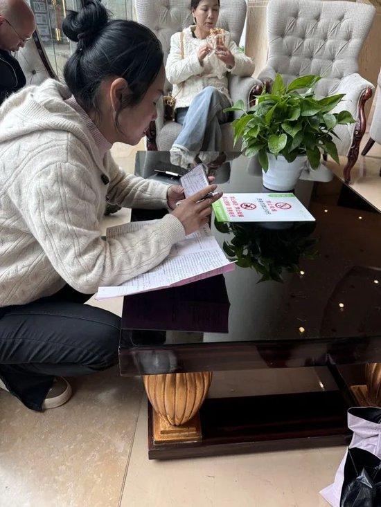“网红大楼”跌落神坛!巅峰时有近2万张门禁卡,被污名后租客不敢租了,房价租金直跌