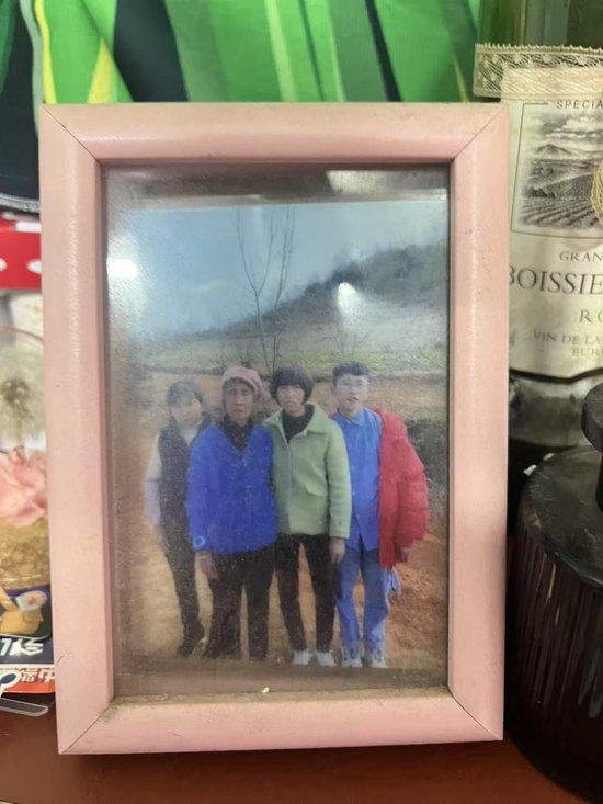 家暴纵火者死刑落地,“子告父”的陈昌雨在重建他的生活