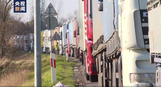 一名乌克兰卡车司机在波乌边境等待过境时死亡