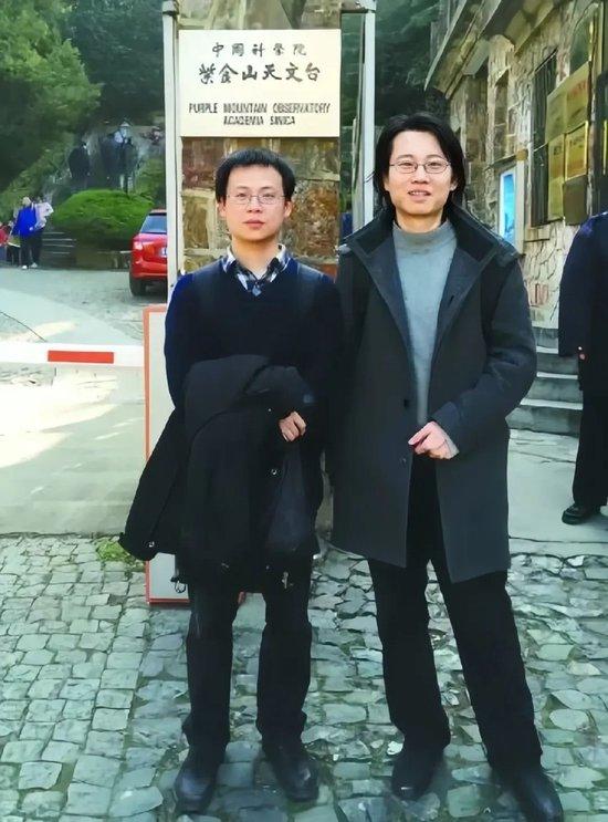 从被美制裁到超越茅台,这对江西兄弟逆袭登顶