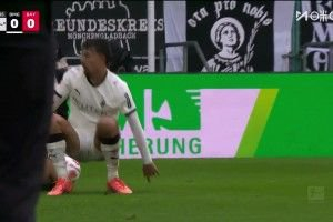 8连胜领跑!拜仁3-0十人门兴 17岁卡尔连场世界波门兴8轮不胜垫底