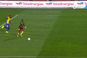 非洲杯-喀麦隆1-0加蓬取开门红 姆伯莫助攻艾永制胜巴莱巴伤退