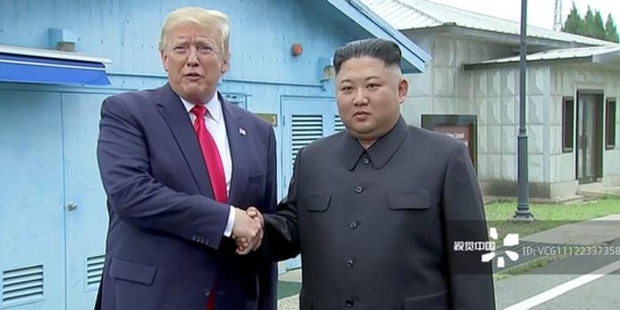 特朗普踏上朝鲜领土与金正恩合影 邀金正恩访白宫