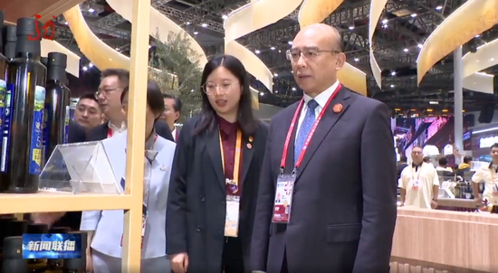 多位省委书记、省长赴上海，现场参观展区