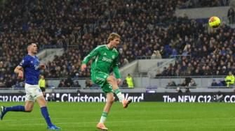 联赛两连胜！纽卡4-1埃弗顿 佳夫双响皮克福德失误沃尔特马德破门