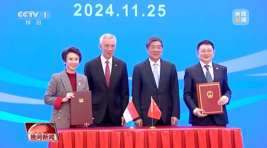 李显龙专程到苏州看望“长大了的孩子”