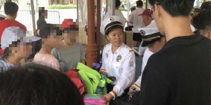浦东消保委:上海迪士尼不接受调解 坚持翻包检查