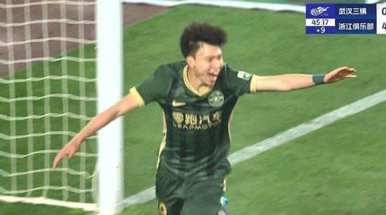 中超-浙江4-0三镇赛季首胜 王钰栋造乌龙+处子球+伤退布彭扎双响
