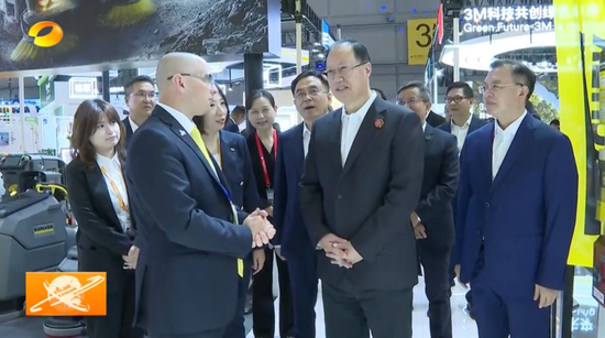 多位省委书记、省长赴上海，现场参观展区