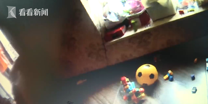 痴迷哪吒 男孩将杂物高空扔下:想看像不像乾坤圈