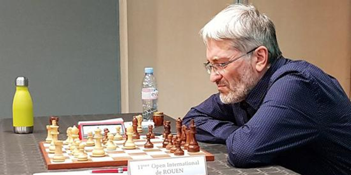 58岁国际象棋大师比赛期间卫生间作弊 被禁赛