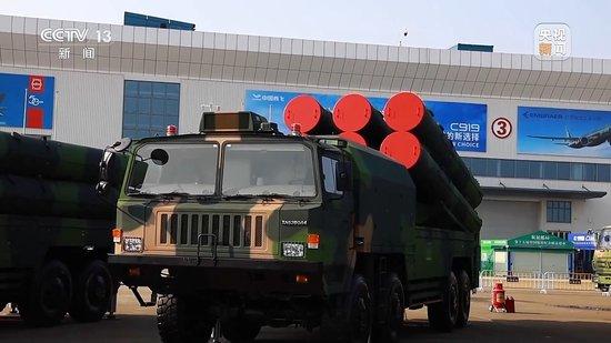 首次展出!红-19地空导弹武器系统现场画面→