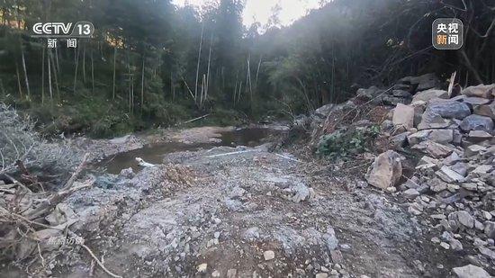 跨省非法倾倒“固废”竟成生意!总台曝光背后黑色利益链