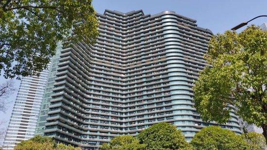 “网红大楼”跌落神坛!巅峰时有近2万张门禁卡,被污名后租客不敢租了,房价租金直跌
