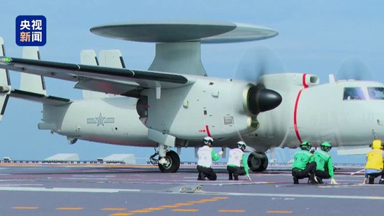 独家视频丨福建舰开展入列后首次海上实兵训练