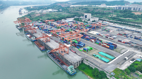 西部大省，正在猛拼水运