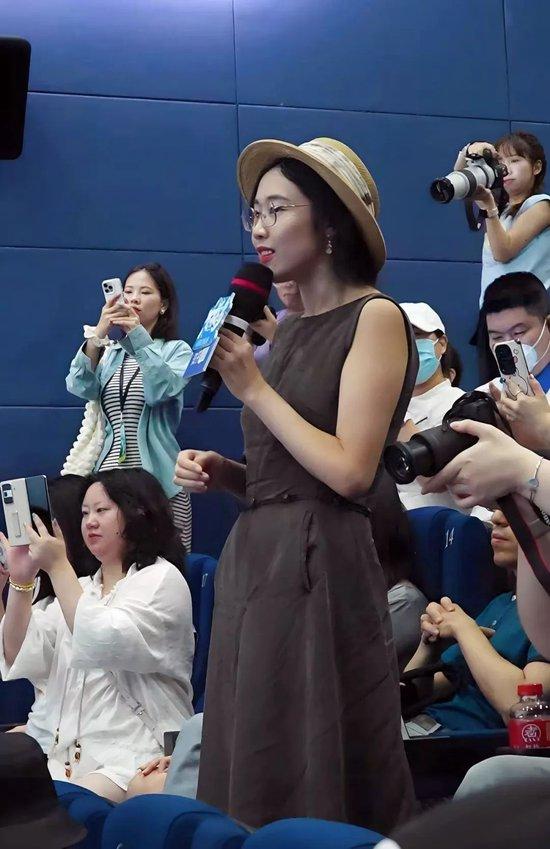 这场观影团，为“不被遗忘”而来……