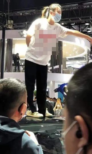 图源:微博视频截取GIF
