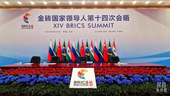 △当天的金砖会晤在人民大会堂东大厅举行。(总台央视记者黄京辉拍摄)
