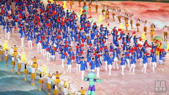 △中国代表团入场。(总台央视记者魏帮军拍摄)