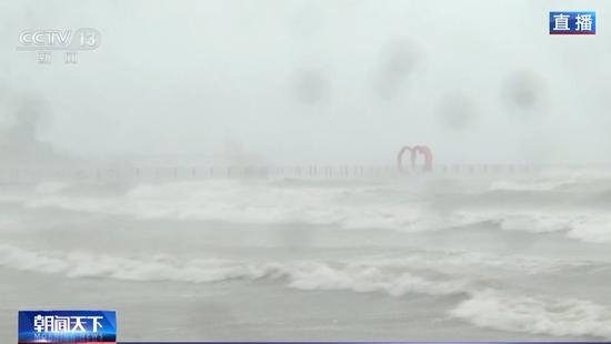 台风“塔巴”在广东台山市登陆