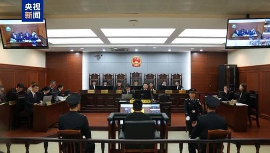 “司机泄愤撞死一家三口”,家属最新发声:一闭上眼就看到儿子儿媳在喊救命